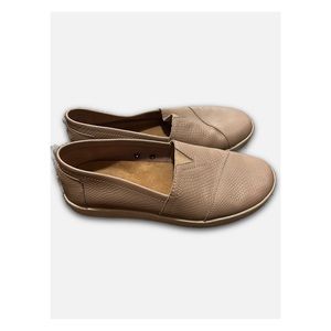 Toms slip on sneaker